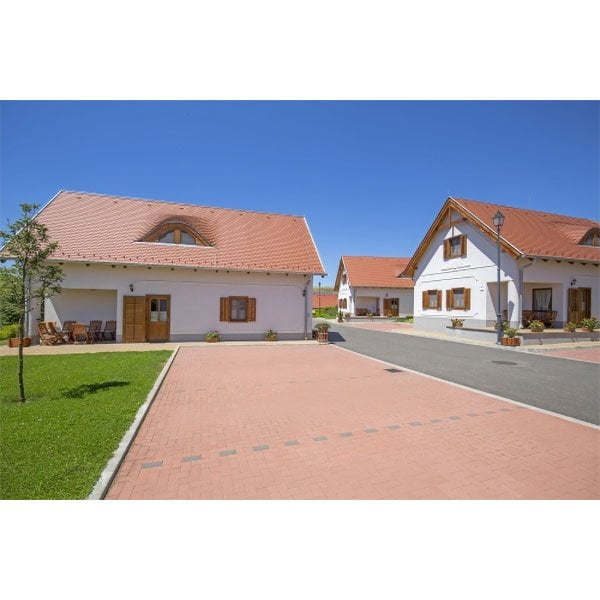 Leier-dale-piazza-4 Leier dale piazza 4